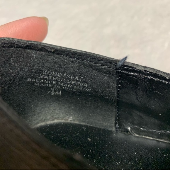 Bandolino black slip on shoes size 7.5. Slight one inch heel.  Stretchy - Picture 7 of 9